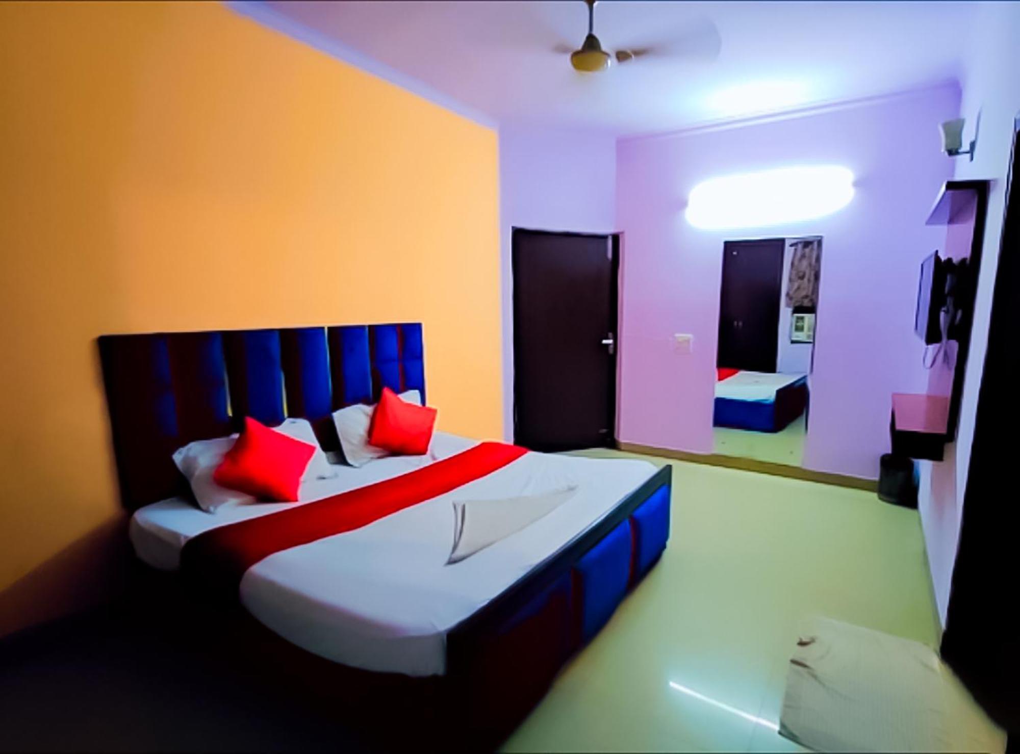 Happy Inn - Near Saket Metro New Delhi Exterior photo